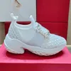 Projektanci Vivi Run Women Sneakers Square Rhinestone Square Burek Casual Buty luksusowe owcząsko -owiec Zwiększone trenerzy przepuszczalności