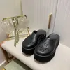 Family Letter g Hole Shoes Womens Bag Head Back Empty Slippers Summer Thick Sole Lazy Man Large Slippers Goods