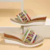 Pantofole Sandali estivi moda da donna Bohemian colorati punta aperta fondo intrecciato suola spessa design di marca scarpe con diapositive