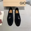 Casual skor loafers mocka män sommar promenad skor vår höst mode kausal moccasines läder metallhänge platt skor lata slipon mules t240323