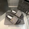 2024 nuove pantofole da donna di marca di design di alta qualità Sandalo vintage Sunny Beach Slide Platform Pantofole piatte da donna estive con logo
