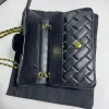 Ny designer kvinnors axelväska klassisk klaff mode pojke lambskin makeup crossbody väska lyx lady cleo clutch tote guld kedja handväskor resesäckväskor