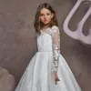 Abiti da ragazza Bianco Angelo Tulle Applicazioni di fiori Una linea Cintura di perle Maniche lunghe Per Matrimonio Festa di compleanno Abito da prima comunione