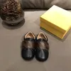 Populaire peuterschoenen Comfortabele en zachte babyschoentjes Maat 20-25 Doos Verpakking Letterbedrukking baby-wandelschoenen 24Mar