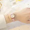 جديد INS Womens Watch Fresh and جميل Cat Girl الطالب الكوارتز مشاهدة Star Moon Bracelet Wristwatch مجموعة