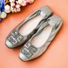 Scarpe casual Big Size 35-43 Ladies Strass Buckle Decorazione Ballerine Ballerine femminili Vera pelle di mucca da donna