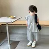 衣類セット2024韓国の夏の男の子の子供用トップアンドボトムセット子供アルファベットTシャツベストスポーツショーツジュニア2PCS服