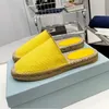 2024 Nouvel été Confortable Sensation de pied Pantoufles pour dames Unique Upper Designer Résistant à l'usure Baotou Pantoufles Artisanat de haut niveau Chaussures respirantes pour femmes
