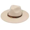 Chapéus de aba larga Bucket Chapéus 9.5cm Big Brim Fedora Chapéu Unissex Metal Feather Womens Felt Hat Vintage Jazz Mens Hat Outdoor White Trilby Hat UK Dress Hat 24323