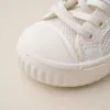 Sneakers Hoge kwaliteit dagelijkse outdoor unisex kinder witte mesh ademende comfortabele sportschoenen met ronde neus bescherming veiligheid casual schoenen 24322