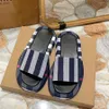 Designer tofflor Sandaler Kvinnor Luxury Fashion Non-Slip Brand Flat Beach Luxury Friction Letter Plaid Outdoor Travel Home Leisure Slippers Storlek 35-41