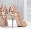 Scarpe eleganti Décolleté da sposa decorati in metallo con foglie a punta e tacco alto a spillo dal design innovativo
