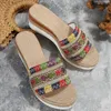 Pantofole Sandali estivi moda da donna Bohemian colorati punta aperta fondo intrecciato suola spessa design di marca scarpe con diapositive