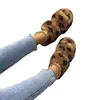 Luxury tofflor Designer Women's Winter Fluffy Fluffy Warm Print Sandaler Plush Girls Flip Flop Slippers Large Size 231018