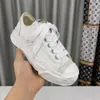 2024 Kvinnor Skor Skor Hank Low Top Flats Sneakers Unisex Canvas Trainer Lace-Up Trim Shaped Toe Womens Luxury Designers Shoe Rubber Cap Factory Designer Casual Shoes