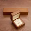 Smyckeslådor Mishitu Solid Wood Wedding Ring Box Square Wood Ring Box för förslag Ringhalsband Lagringslådor Äktenskapsmycken Lådor L240323