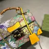 Designväska lyxig handväska plånbok hänglås shima guldkedja axelväska bi tryck canvas kvinnor mode korsbodis väskor bambu joint liten låda