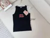 Camiseta de diseñador para mujer 24ss Primavera / Verano Nuevo Miui Slim Fit y moda Industria pesada Nail Diamond Letter Cuello redondo Camiseta sin mangas de cachemira