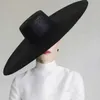 Chapeaux à larges bords Chapeaux de seau 2022 printemps/été 18 cm de large chapeau de paille marron noir chapeau de paille à dessus plat adapté aux femmes élégant français rétro chapeau de soleil concepteur 240322