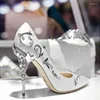 Scarpe eleganti Décolleté da sposa decorati in metallo con foglie a punta e tacco alto a spillo dal design innovativo