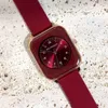 Little Sugar Montre à quartz minimaliste pour femme avec cadran numérique en silicone et soie lisse