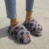 Luxury tofflor Designer Women's Winter Fluffy Fluffy Warm Print Sandaler Plush Girls Flip Flop Slippers Large Size 231018