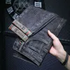 Jeans de grife Jeans masculinos de luxo de alta qualidade, calças masculinas autênticas mais vendidas de primavera/verão com corte justo e pernas retas, calças compridas versáteis