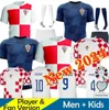Jerseys de football 24 25 Modric Mer Croatie 2023 Gvardiol Kovacic Suker Men Kid Kit Kit Women Fans Player Version Retro 1997 1998 2002 Croacia Football Shirt T