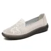 Scarpe casual Slip-on in pelle per madre di mezza età e anziana traspirante a fagiolo cavo femminile suola morbida antiscivolo leggera