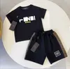 Abiti per bambini firmati di lusso Moda cotone Tuta per bambini T-shirt per ragazze Pantaloni Set Abbigliamento estivo per bambini Set Pantaloncini intrecciati per ragazzi T-shirt CSD2403234-8