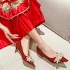 Scarpe eleganti da sposa cinesi rosse da donna con strass a punta da sposa Lolita Fiore singolo