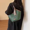 Sacs fourre-tout de mode de luxe de créateurs Portefeuilles Sac fourre-tout à la mode et minimaliste pour femme 2023 Nouveau sac polyvalent de style occidental à une épaule sous les bras pour femme