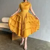 Casual Kleider Miyake Plissee Frauen Luxus Abend Party Kleid Einfarbig Rüschen Design Spleißen Elegante Prom Lose Plus Größe