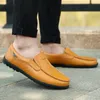 Sapatos de couro genuíno sapatos casuais masculinos sufocos sufocos da marca italiana mocassins escorregar em sapatos de direção preta plus size 37-47 240407