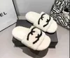 Slippers Woolskin Sheepskin Sephin Slides Slides Flat Clipper مصممين النساء الناعم الشتاء الشتاء الفاخرة الفراء Oran Rubber Fashion Shoes L230520434