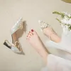 Spring White Lace Pärled Tassel Stiletto Bridal Wedding Shoes Rhinestone Large Size Single Shoes Bankettklänning Kvinnor Sandaler 240312