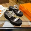 Luksusowe sandały Eze Wedge Sandals okrągły projekt klinu Kobiety Espadarille Slingback Hollow Slipper Platform