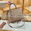 Torby na ramię 2024 NOWOŚĆ BAG DUŻEJ POTAWKOWANIA TOSPOSOWANA PU TORDBAG Single Women Handheld Crossbody Classic H240323