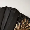 Apliques dorados Trajes de lentejuelas de lujo para hombres Conjunto de 2 piezas chaqueta con pantalones para boda Solapa en pico formal Slim Fit Novio Use esmoquin 240305