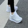 Mode lyxiga män kvinnor designer casual sportskor löparskor andas mesh lågklippt snörning fritid sneakers utomhus unisex tränare