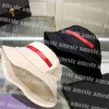 Män kvinnor sunhat mode breda grim hattar designer hink hatt lyxbrev fiskare hattar avslappnade mössor unisex sun hatt märke sunbonnet utomhus mössa