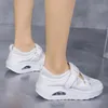 Sapatos casuais almofada plataforma feminina senhoras tênis respirável malha primavera verão sólido gancho loop cunhas esportes