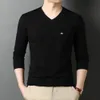 Top Qualität Mode Marke Plain 95% Baumwolle 5% Spandex V-ausschnitt Langarm t-shirt Männer Baumwolle Schwarz Casual männer Kleidung 240319