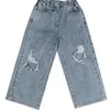 Flickor byxor personlighet rippade breda ben jeans byxor vår och sommar mode barn kläder barn kläder 240323