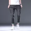 Casual mångsidiga herrar beskurna byxor 2024 Vår/sommar Ny tryckt koreanska stretch Slim Fit Jeans för män