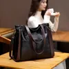 Torebki o dużej pojemności kobiety miękkie skórzane ramię worka krzyżowa torby kubełkowe damskie torebki retro luksusowa torebka i torebka 240309