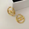 Orecchini di design in oro 18K di marca Classico Orecchini Designer Gold Women Charm Charming Retro Vintage Gioielli Set Oreni Orecchini Orecchini Orecchi per donna Regalo per gioielli