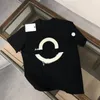 Mens Tshirt Tasarımcı T Shirt İşlemeli Amblem Mektup Deseni Baskılı Saf Pamuk Yuvarlak Boyun Tshirt Çift Gevşek Günlük Kısa Kollu Gömlek Moda Yarım Kollu