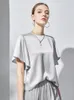 女性用Tシャツプラスサイズ韓国スタイルカジュアルサテンソリッドバックジッパーシャツ夏のTシャツ6xlフレアスリーブOネックTEESシルクトップ