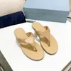 Designer kvinnors tofflor sommar mode läder sandaler avslappnad komfort flip-flops hotell fårskinn mjuka flops kust strand flip-flops designer kvinnors skosnör